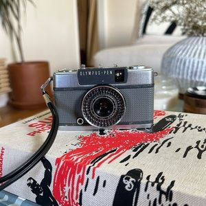 Olympus Pen EE-2 half frame film camera